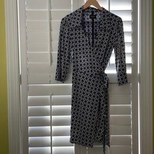 Laundry | geometric print blue & white wrap dress | M